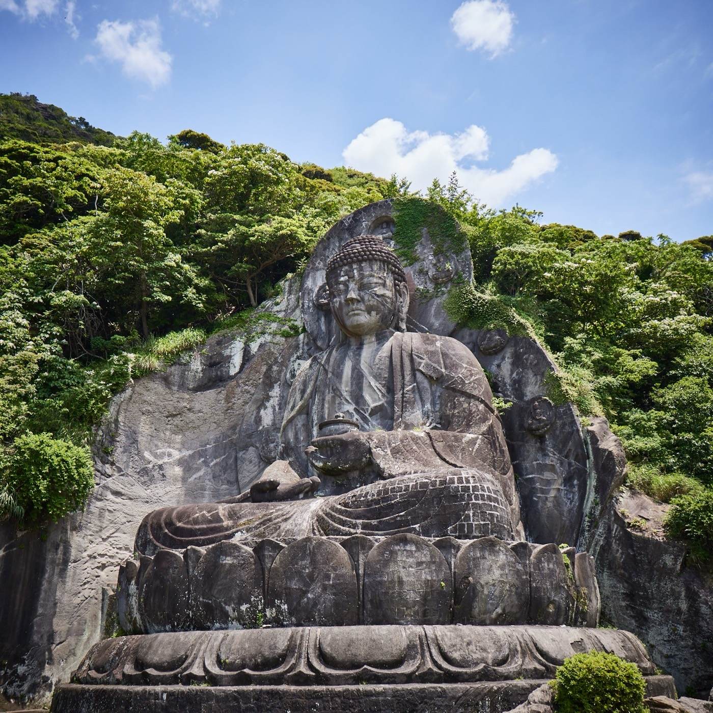 The 31 m rock-carved Great Buddha of Nihonji Temple, Mt. Nokogiri