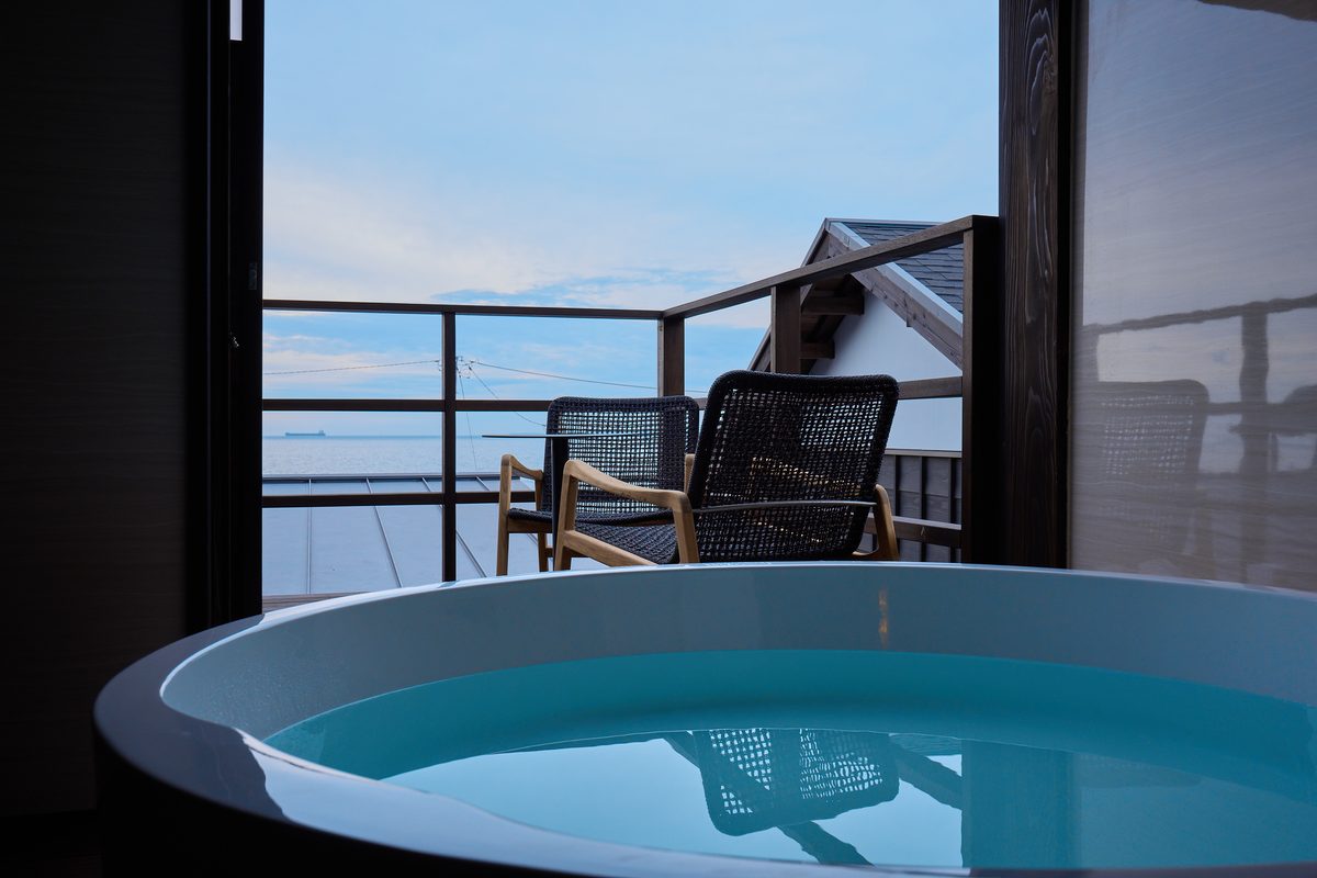 An open-air bath set on the terrace